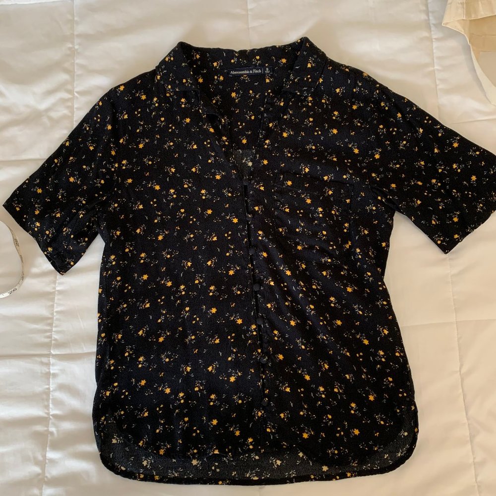 Abercrombie and Fitch Button Down Patterned Blouse